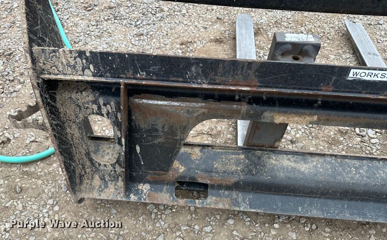 image for item LT9461 John Deere  skid steer forks