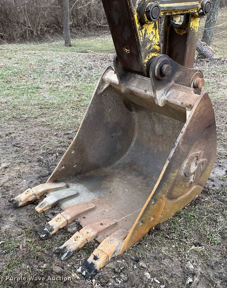 image for item MA9913 1999 Kobelco SK135SRLC  excavator