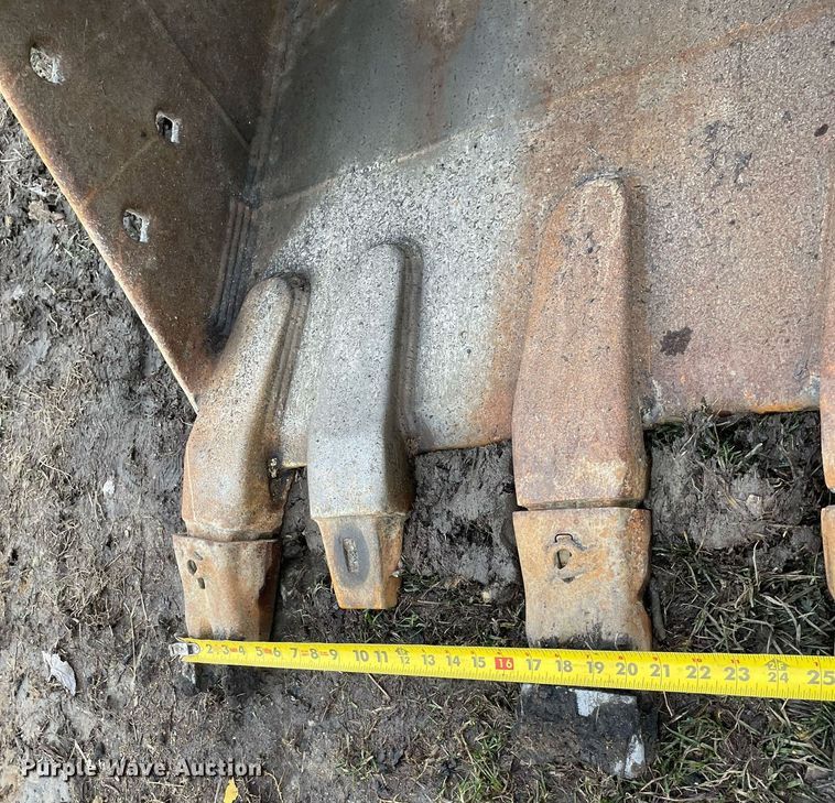 image for item MA9913 1999 Kobelco SK135SRLC  excavator