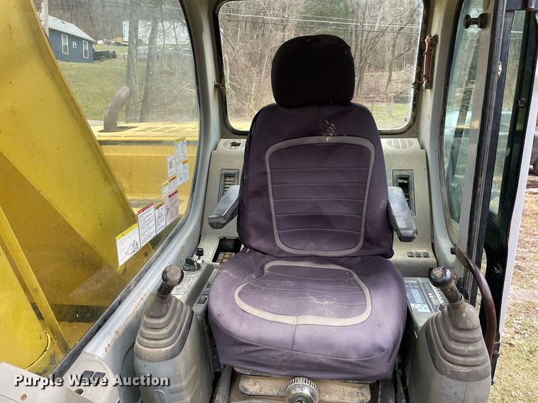 image for item MA9913 1999 Kobelco SK135SRLC  excavator