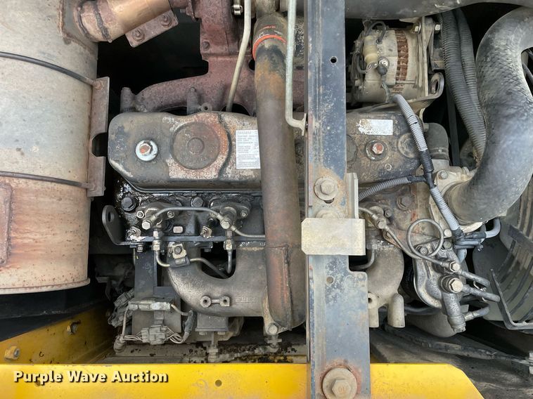 image for item MA9913 1999 Kobelco SK135SRLC  excavator