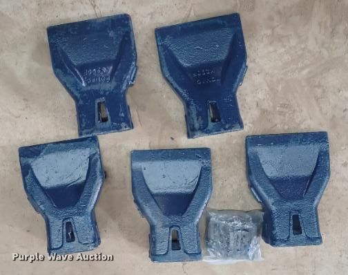 image for item MA9913 1999 Kobelco SK135SRLC  excavator