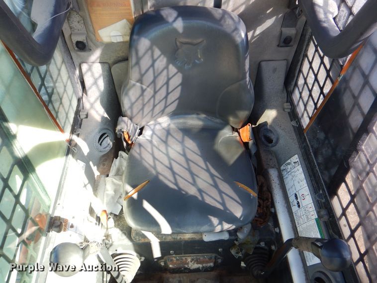 image for item MC9795 2003 Bobcat S300  skid steer loader