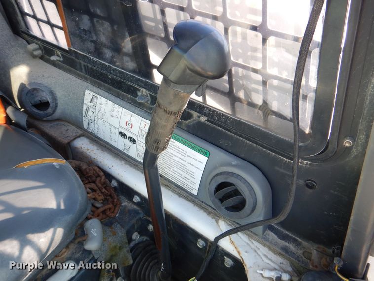 image for item MC9795 2003 Bobcat S300  skid steer loader