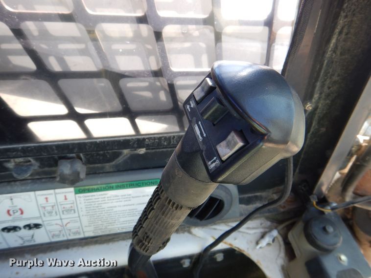 image for item MC9795 2003 Bobcat S300  skid steer loader