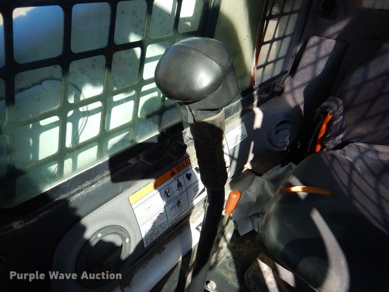 image for item MC9795 2003 Bobcat S300  skid steer loader