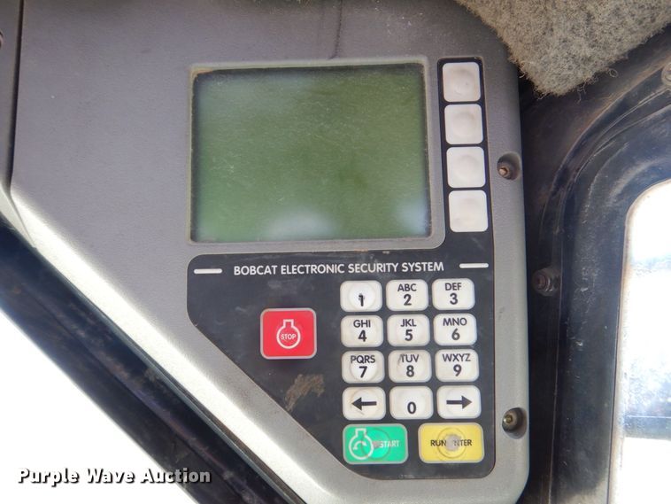 image for item MC9795 2003 Bobcat S300  skid steer loader