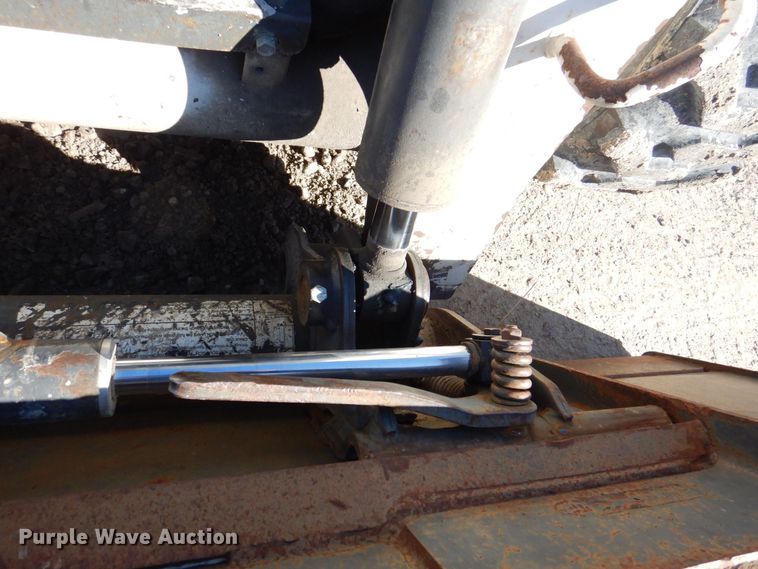 image for item MC9795 2003 Bobcat S300  skid steer loader