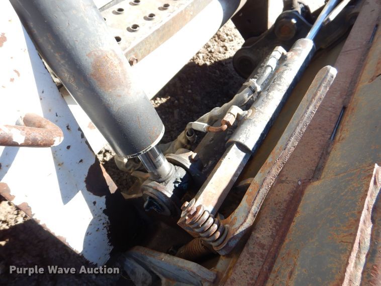 image for item MC9795 2003 Bobcat S300  skid steer loader