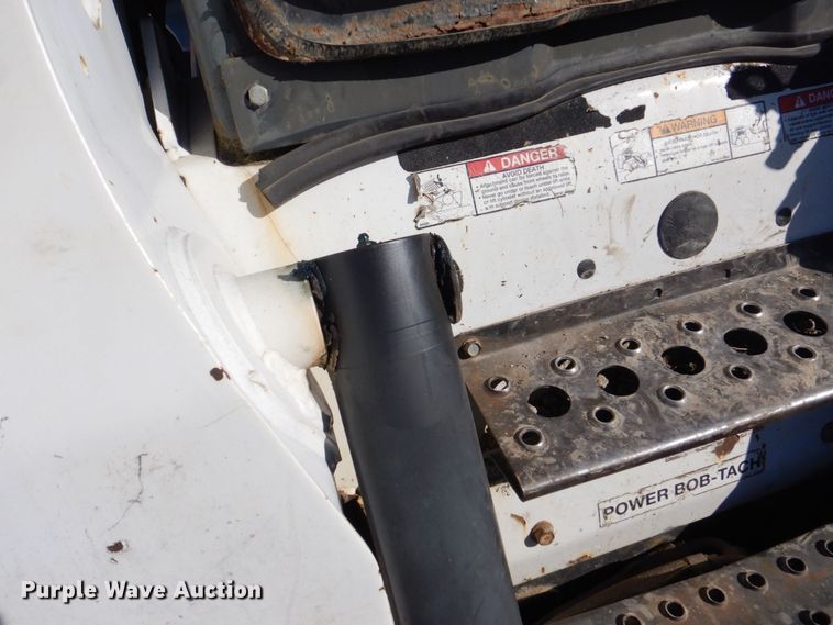 image for item MC9795 2003 Bobcat S300  skid steer loader