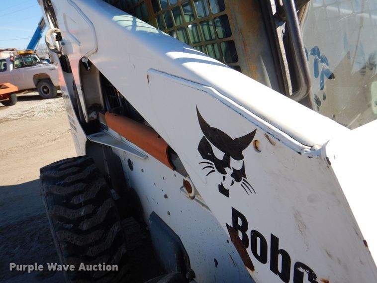 image for item MC9795 2003 Bobcat S300  skid steer loader