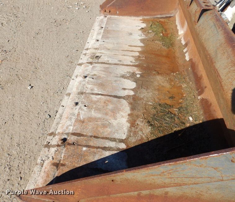 image for item MC9795 2003 Bobcat S300  skid steer loader