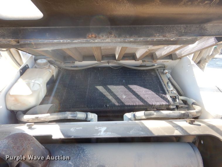 image for item MC9795 2003 Bobcat S300  skid steer loader