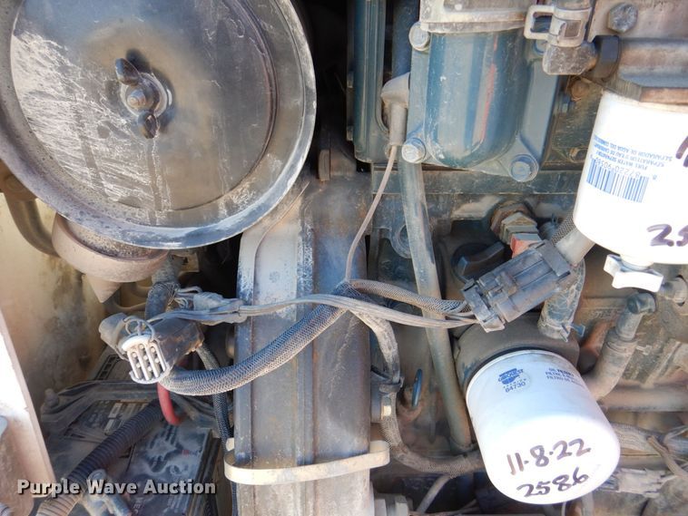 image for item MC9795 2003 Bobcat S300  skid steer loader