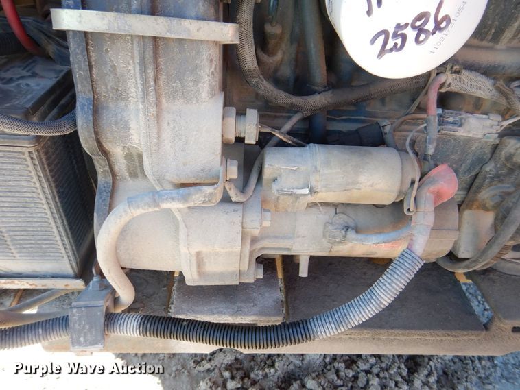 image for item MC9795 2003 Bobcat S300  skid steer loader