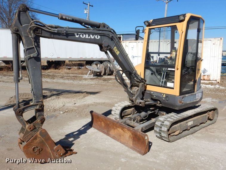 image for item MC9797 2012 Volvo ECR38  mini excavator