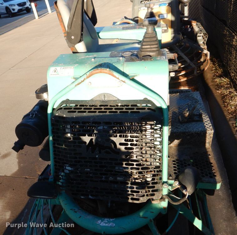 image for item MC9801 Whiteman HTX  power trowel