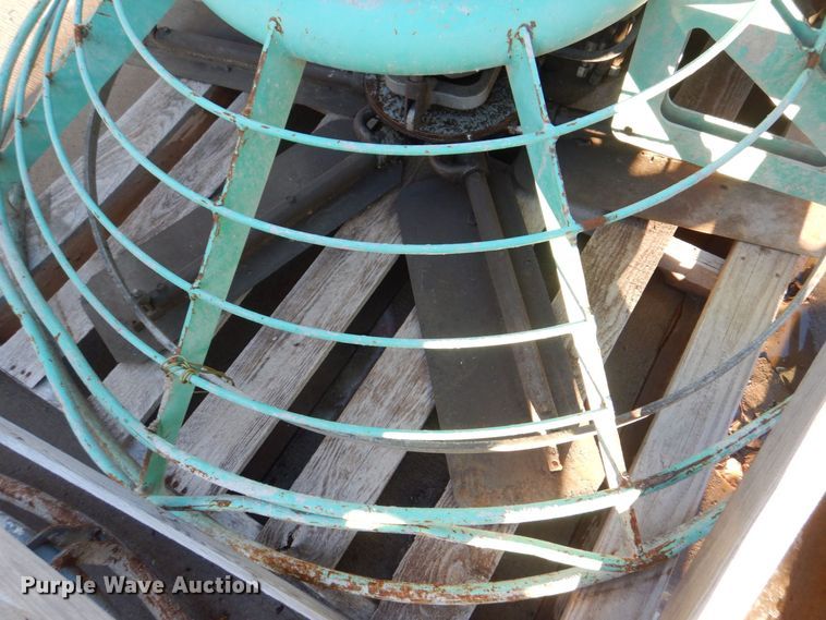 image for item MC9802 Whiteman STX  power trowel