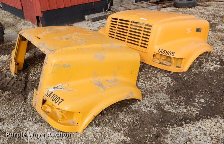 image for item MC9809 (4) truck hoods