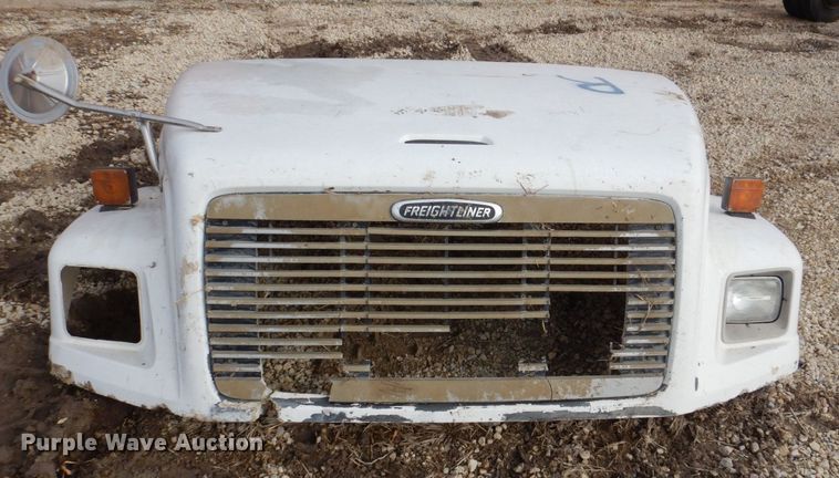 image for item MC9809 (4) truck hoods