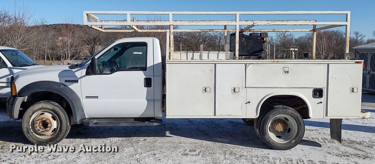 image for item MD9380 2007 Ford F550 Super Duty XL  utility / service truck
