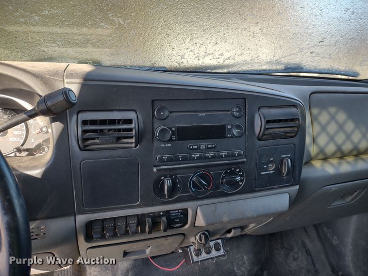 image for item MD9380 2007 Ford F550 Super Duty XL  utility / service truck