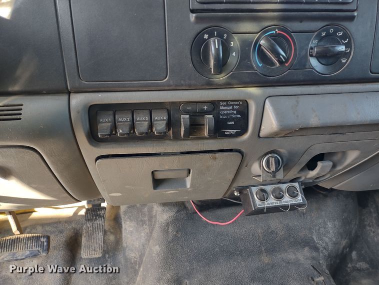 image for item MD9380 2007 Ford F550 Super Duty XL  utility / service truck