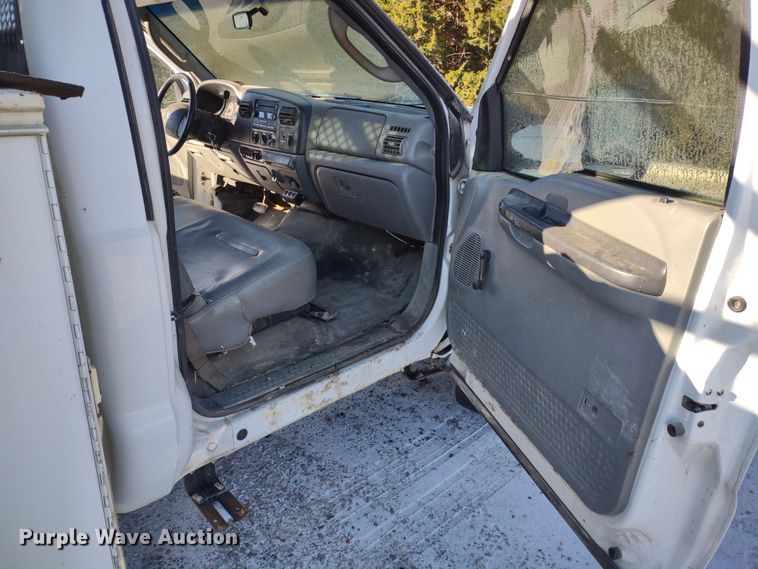 image for item MD9380 2007 Ford F550 Super Duty XL  utility / service truck