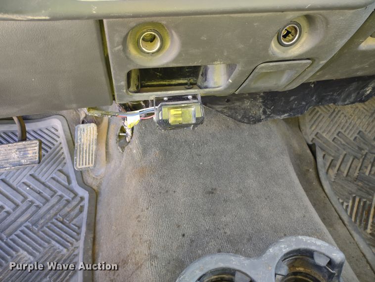 image for item MD9381 2005 GMC Sierra 2500HD  Ext. Cab pickup truck