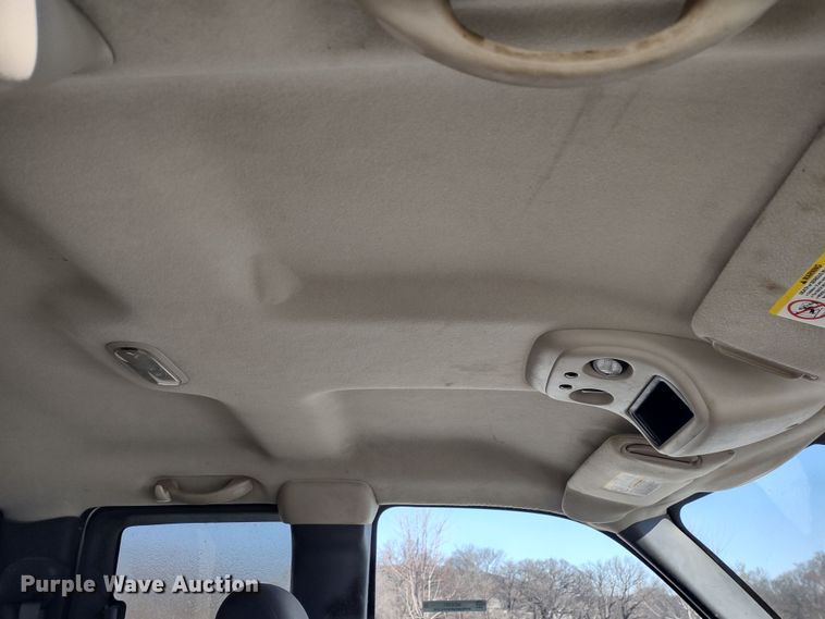 image for item MD9381 2005 GMC Sierra 2500HD  Ext. Cab pickup truck