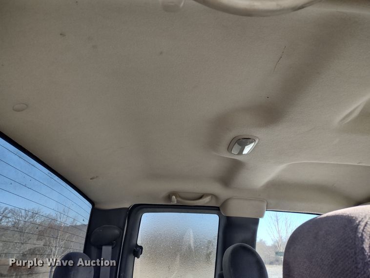 image for item MD9381 2005 GMC Sierra 2500HD  Ext. Cab pickup truck