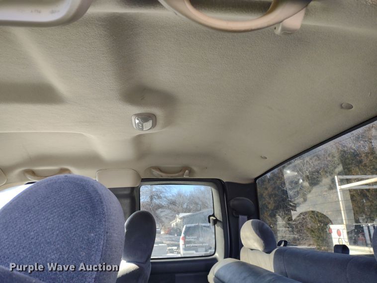 image for item MD9381 2005 GMC Sierra 2500HD  Ext. Cab pickup truck