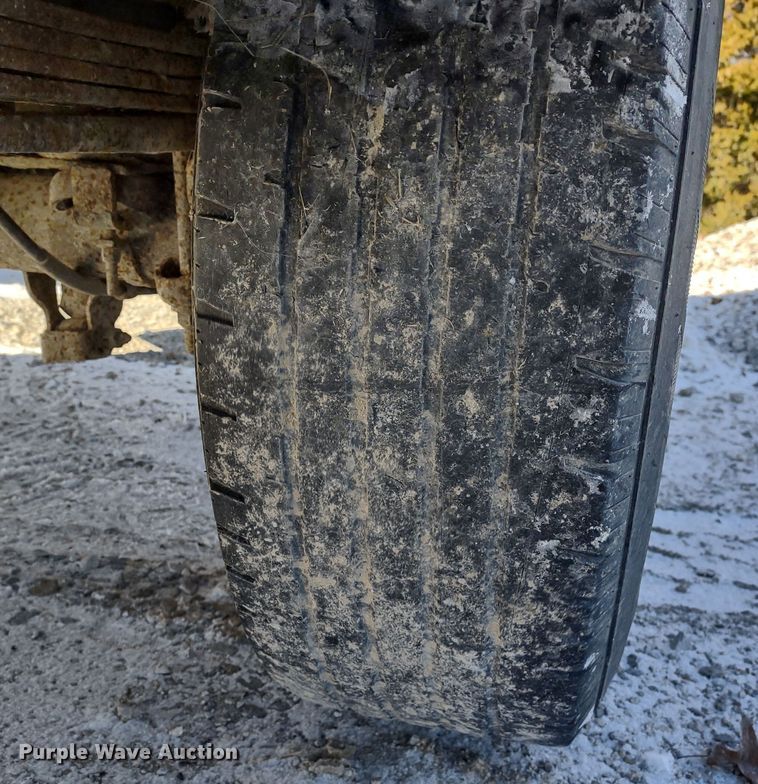 image for item MD9381 2005 GMC Sierra 2500HD  Ext. Cab pickup truck