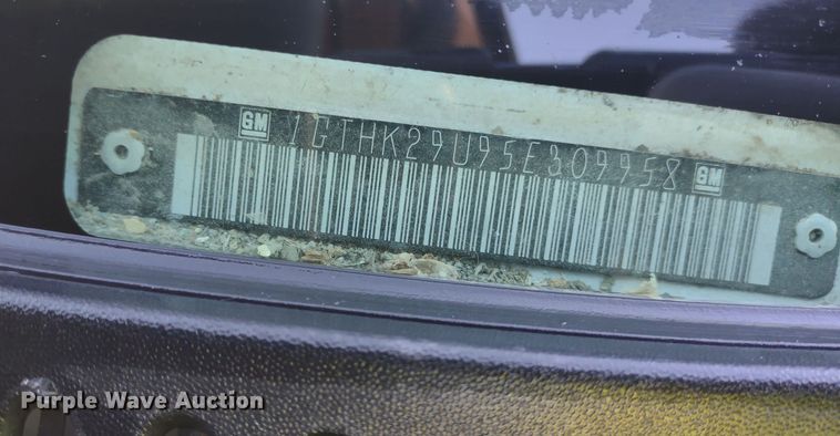 image for item MD9381 2005 GMC Sierra 2500HD  Ext. Cab pickup truck