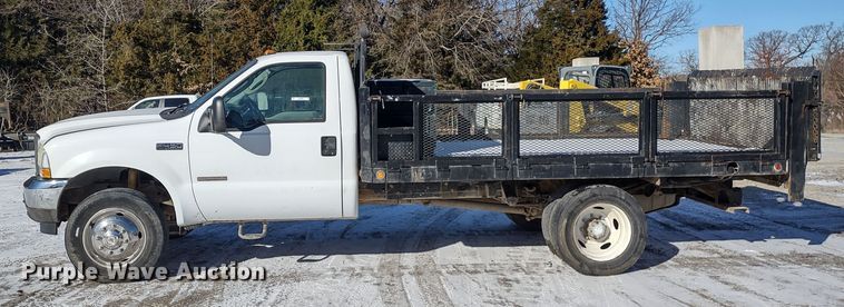 image for item MD9382 2004 Ford F450 Super Duty XL  flatbed pickup truck