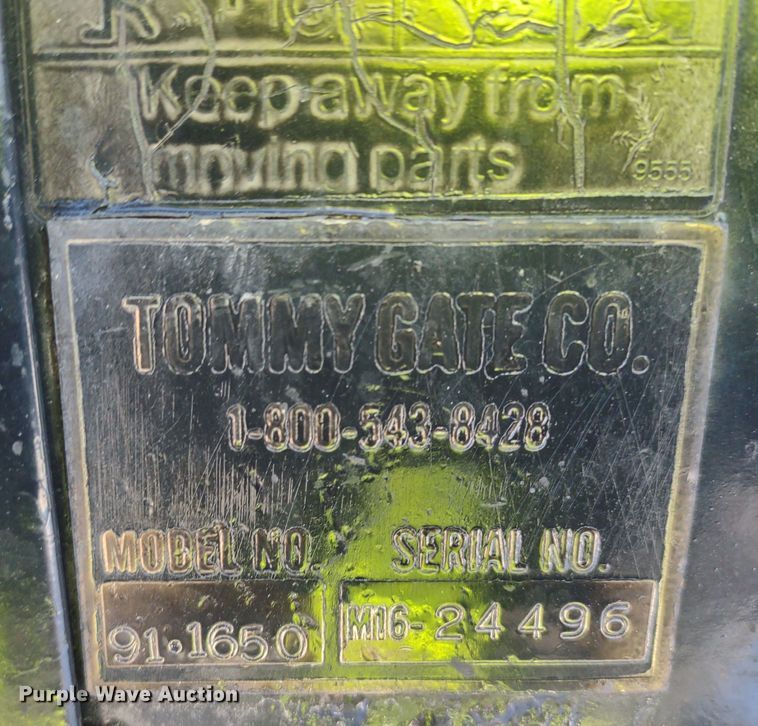 image for item MD9382 2004 Ford F450 Super Duty XL  flatbed pickup truck