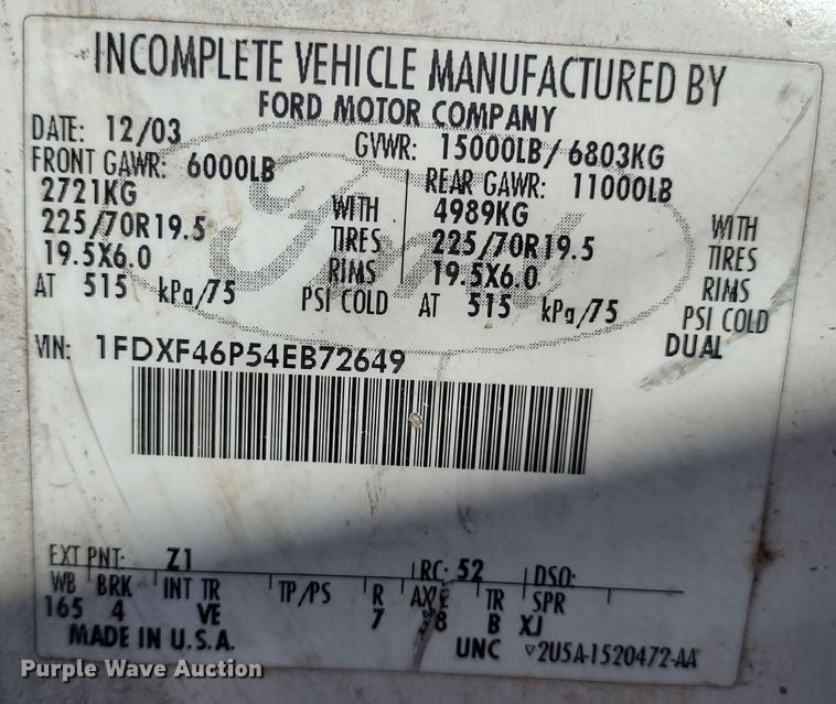 image for item MD9382 2004 Ford F450 Super Duty XL  flatbed pickup truck