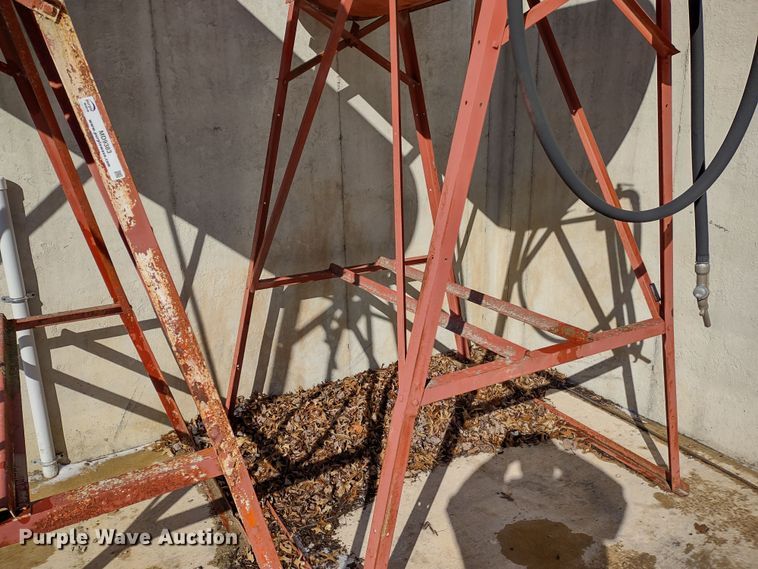 image for item MD9383 (2) fuel tanks