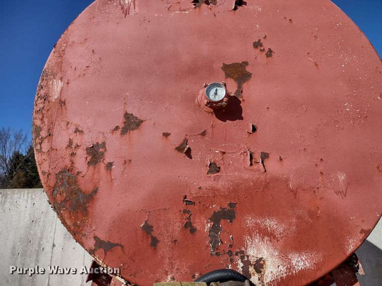 image for item MD9383 (2) fuel tanks