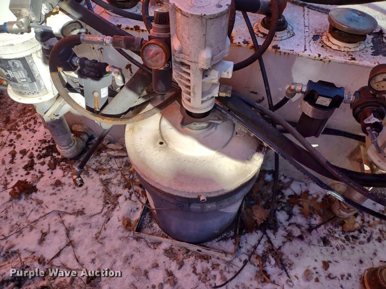 image for item MD9384 Fuel and lube