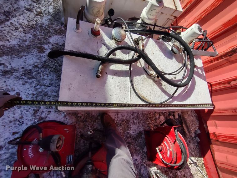 image for item MD9384 Fuel and lube