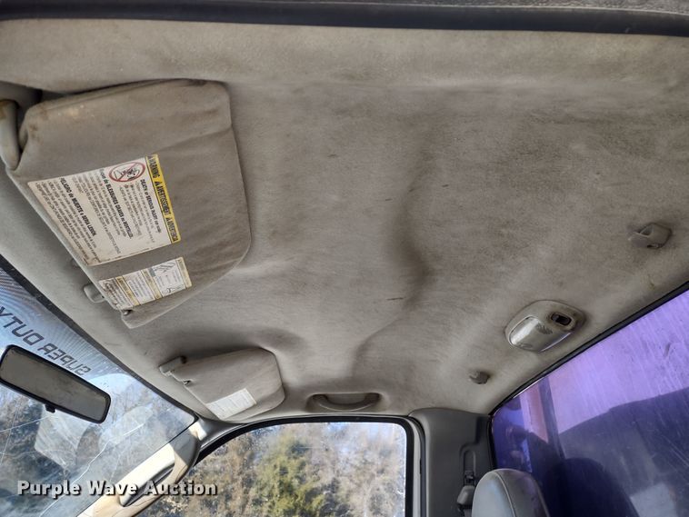 image for item MD9385 2006 Ford F550 Super Duty XL  utility bed pickup truck