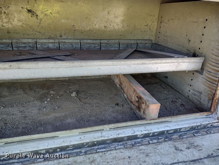 image for item MD9385 2006 Ford F550 Super Duty XL  utility bed pickup truck