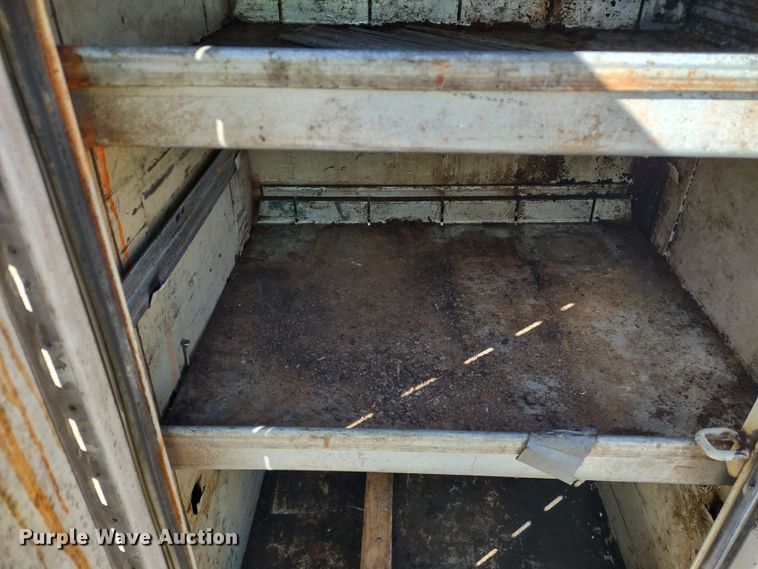 image for item MD9385 2006 Ford F550 Super Duty XL  utility bed pickup truck