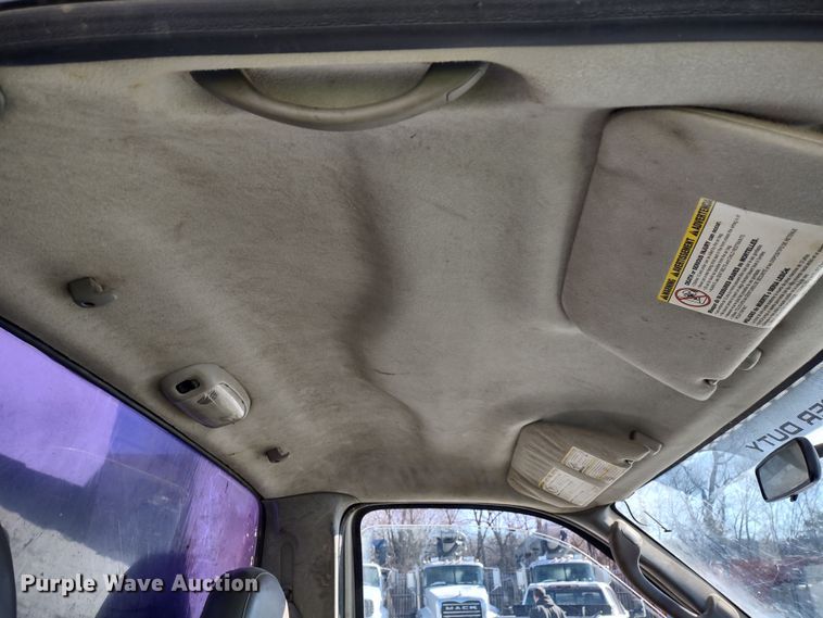 image for item MD9385 2006 Ford F550 Super Duty XL  utility bed pickup truck