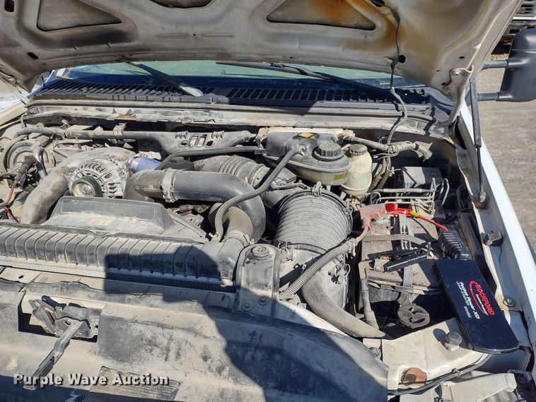 image for item MD9385 2006 Ford F550 Super Duty XL  utility bed pickup truck