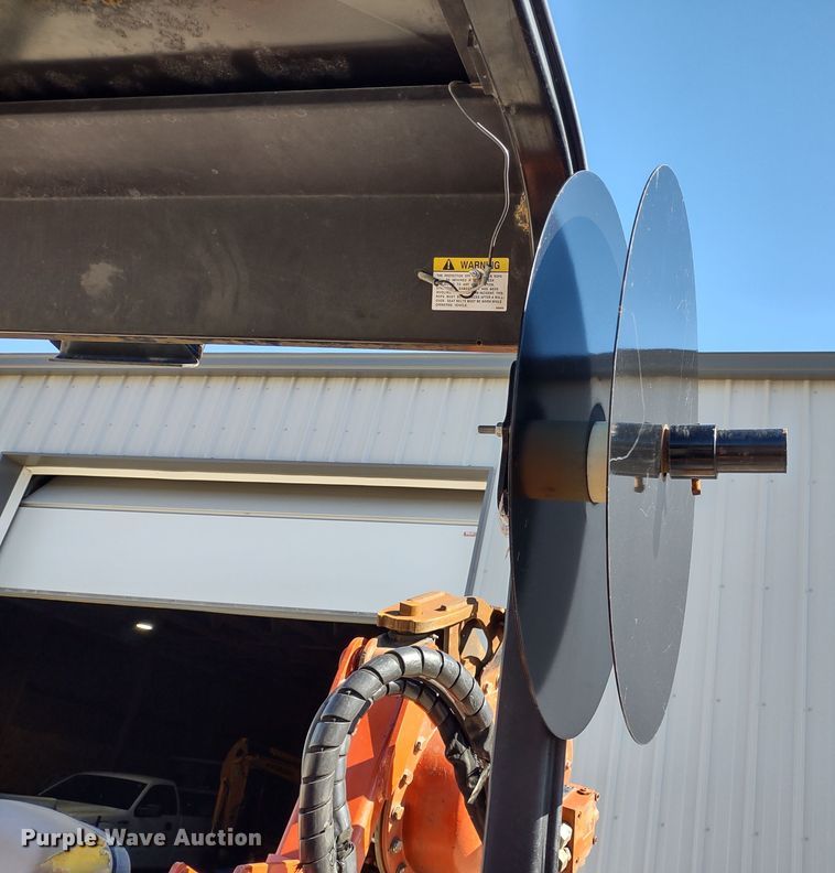 image for item MD9387 2002 Ditch Witch RT115H  cable plow