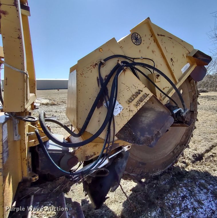 image for item MD9389 1997 Vermeer Flextrak 115  rock saw