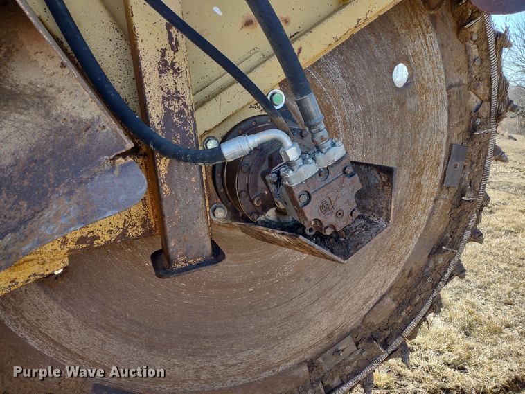 image for item MD9389 1997 Vermeer Flextrak 115  rock saw