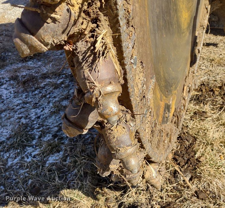 image for item MD9389 1997 Vermeer Flextrak 115  rock saw